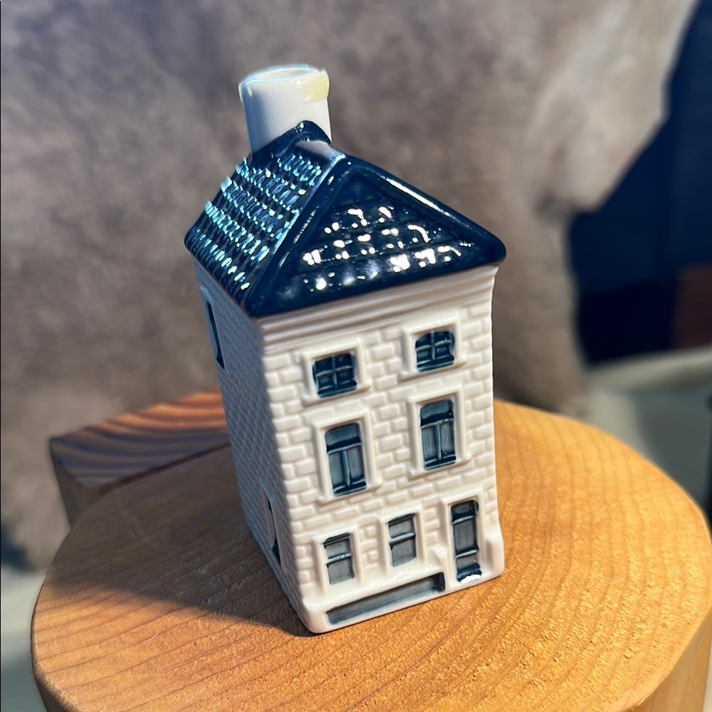 Bols KLM blue Delft house #26